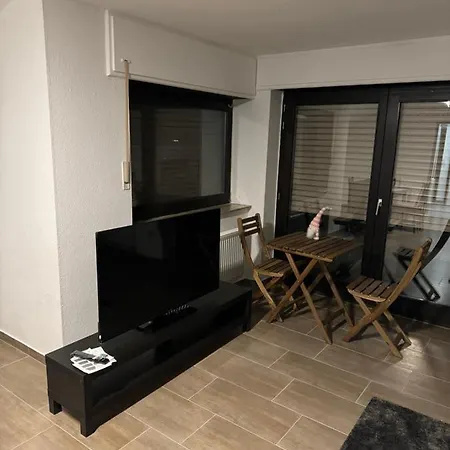 Mit Kueche, Fernseher, Wlan Und Parkplatz - Brian Apartment